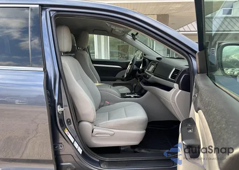 2018 Toyota Highlander Le из США, поврежденный, VIN 5TDBZRFH1JS867017